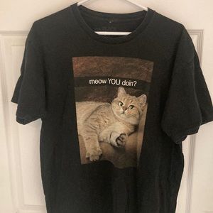 Black tee shirt.  “Meow you doing”. XL  funny cat tee shirt.